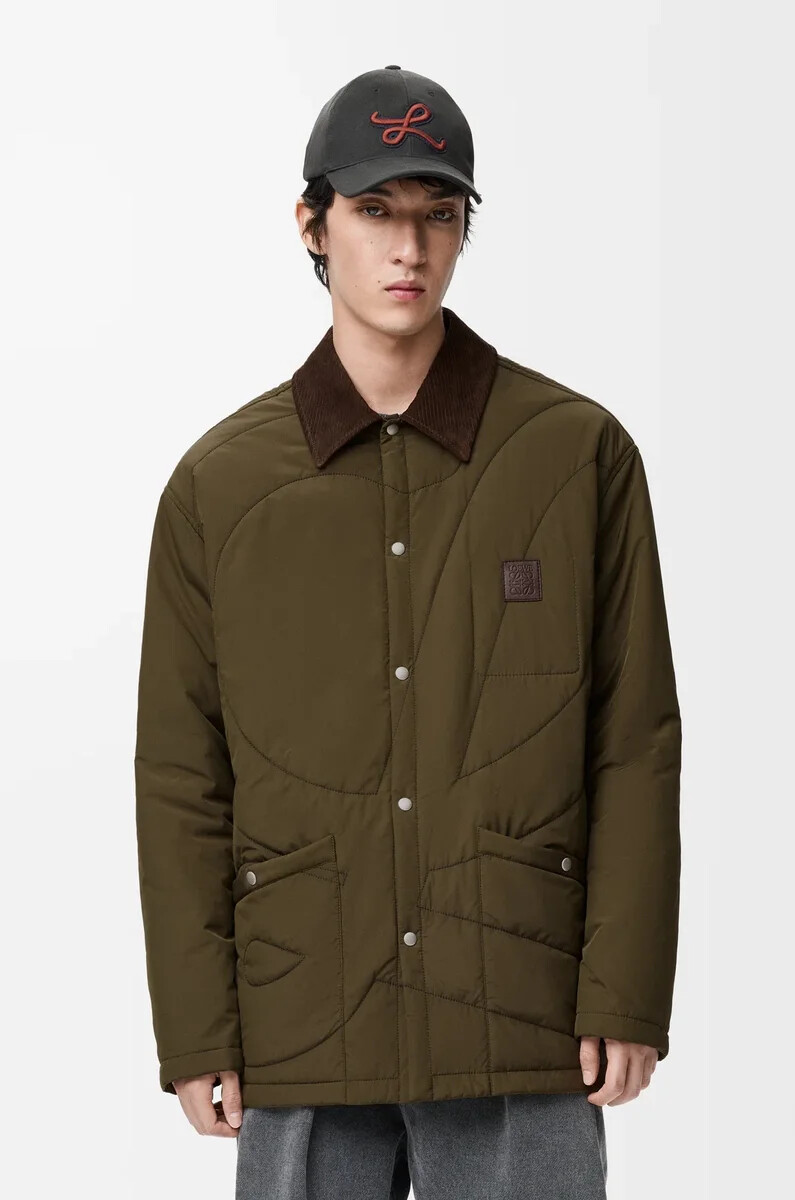 camisa acolchada de tejido técnico verde caqui