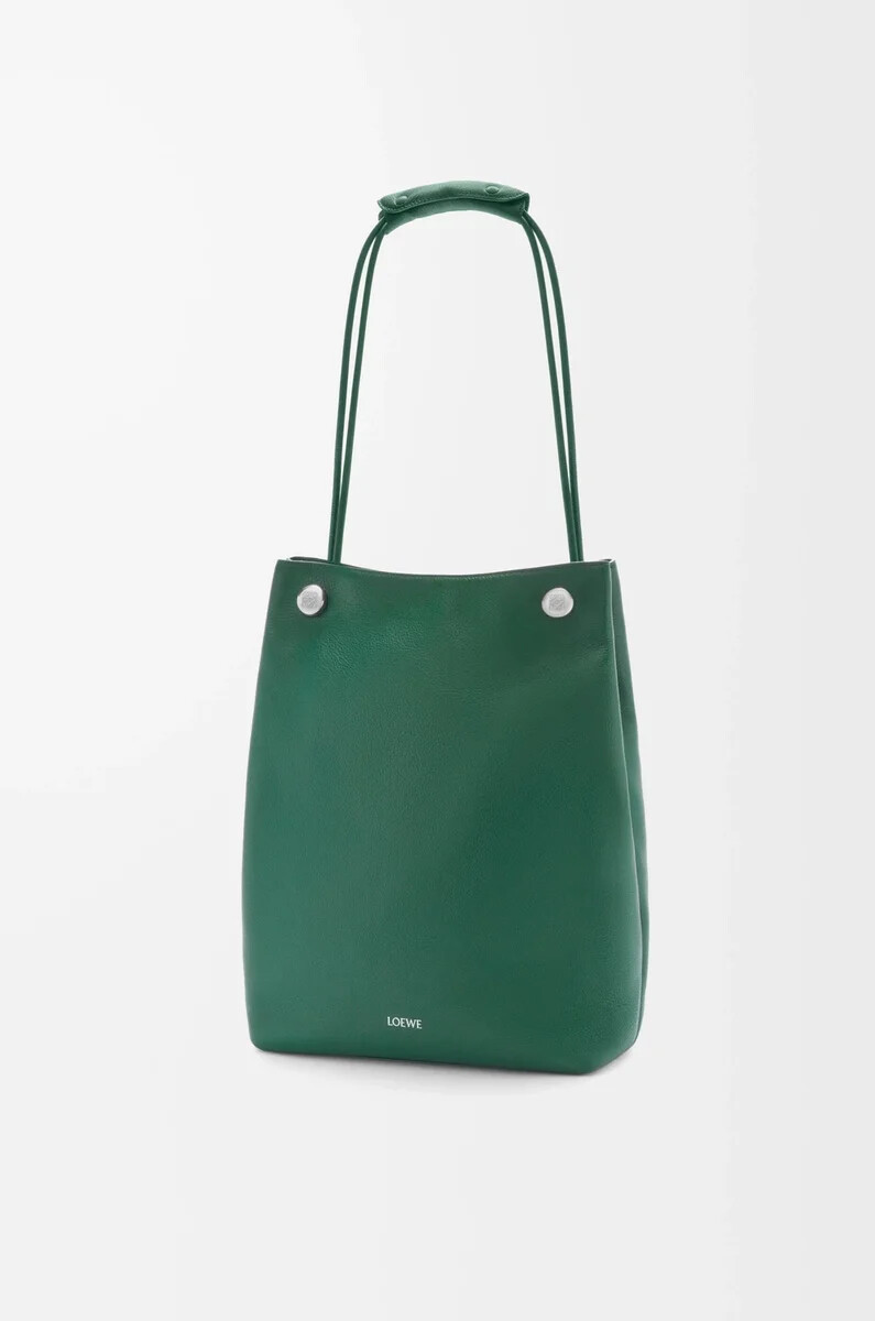 bolso pebble hobo en piel de becerro granulada flexible evergreen
