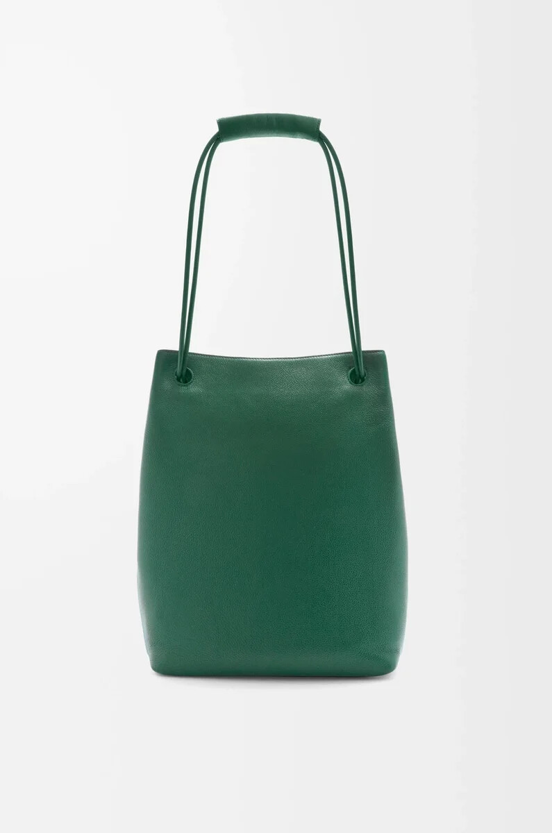 bolso pebble hobo en piel de becerro granulada flexible evergreen