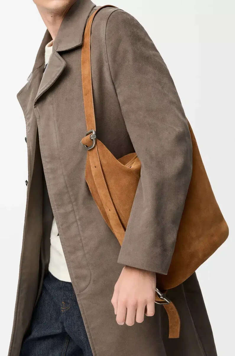 bolso de mano loop en ante de becerro color tabaco