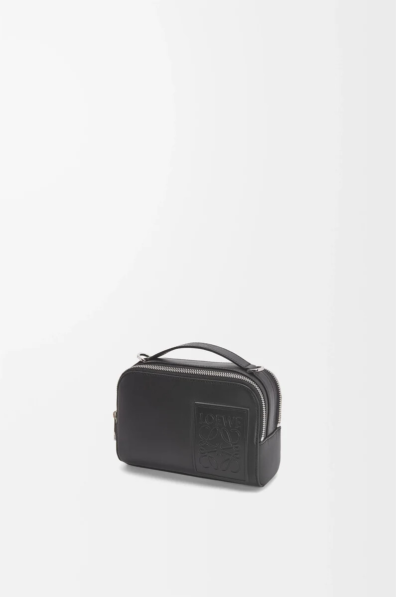 mini bolso bandolera para cámara en piel de becerro satinada color negro