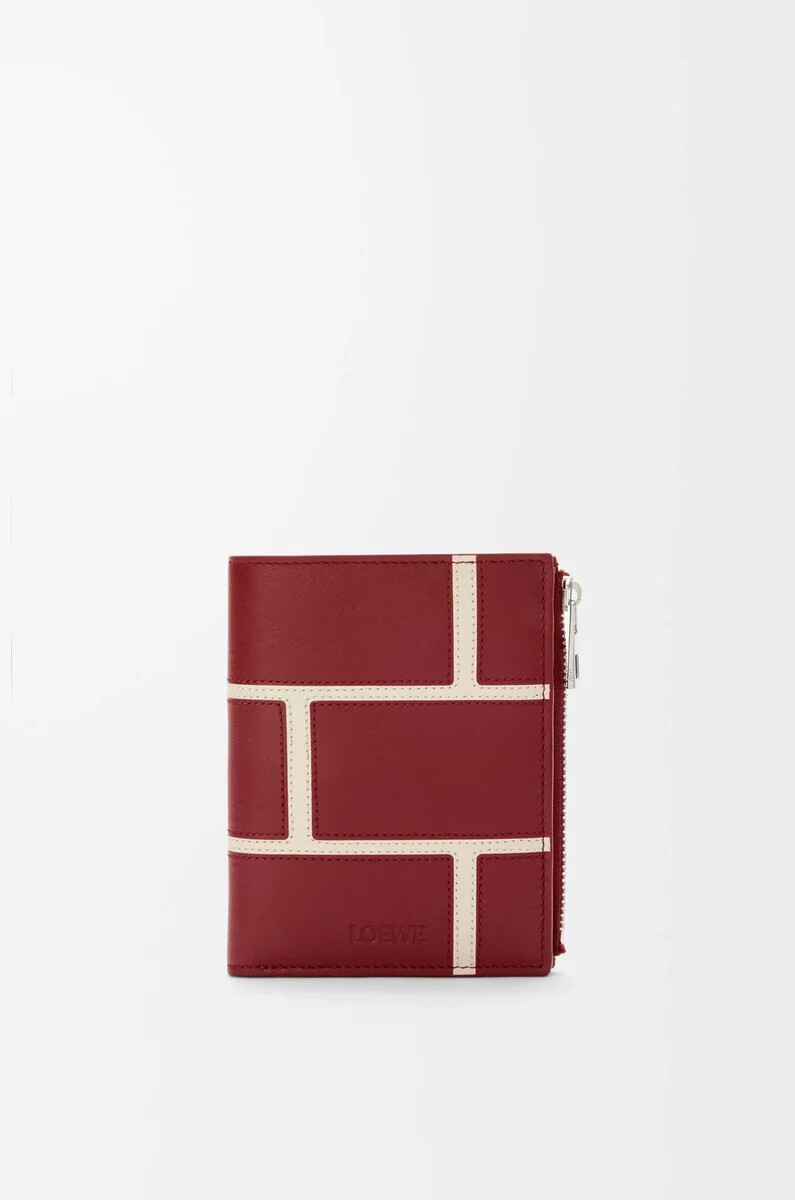 cartera compacta y fina en piel de becerro clásica color rojo quemado