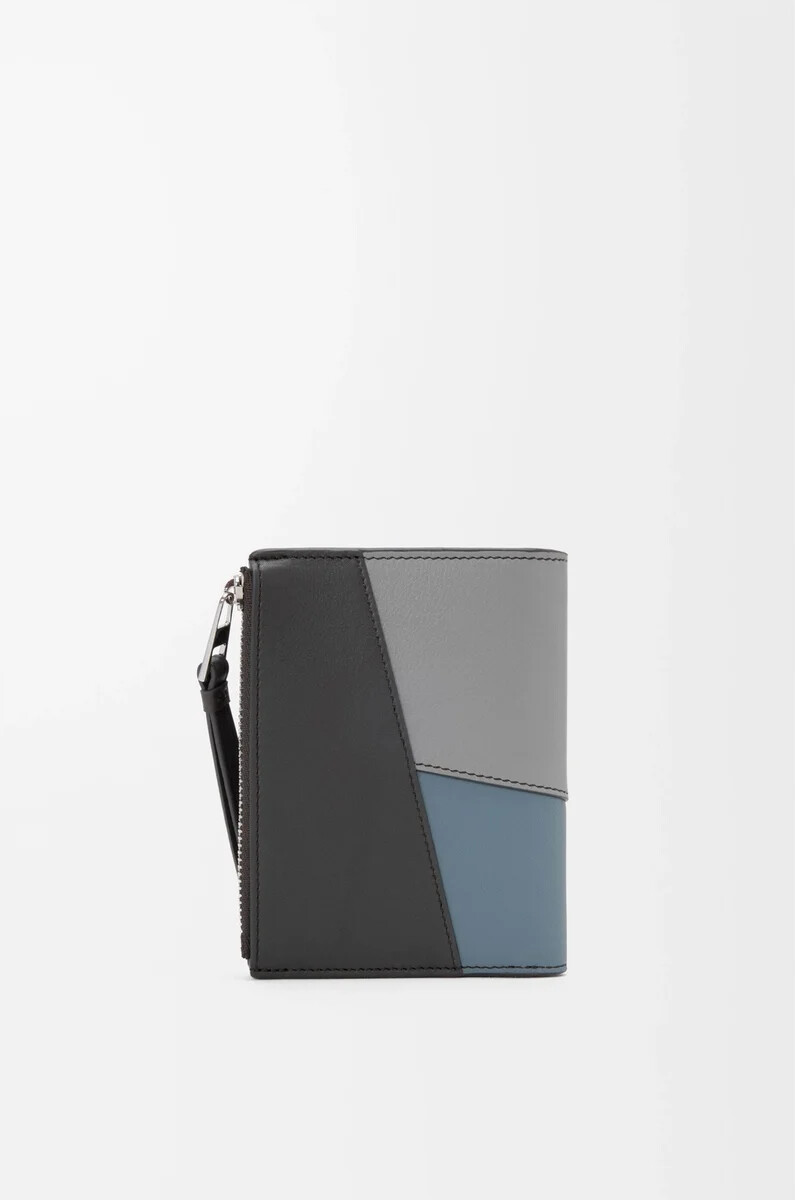 cartera compacta y fina puzzle en piel de becerro clásica gris asfaltoazul tormenta
