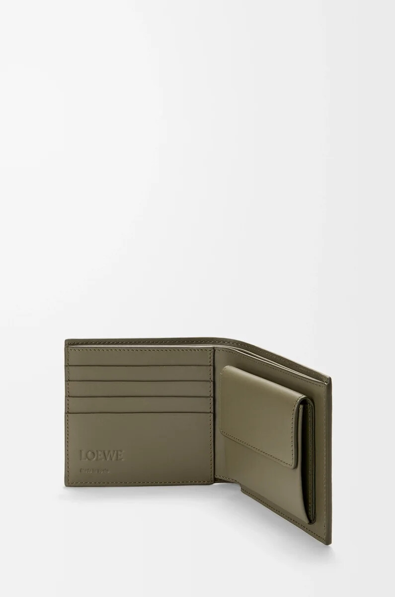 monedero plegable en piel de becerro satinada color verde caqui