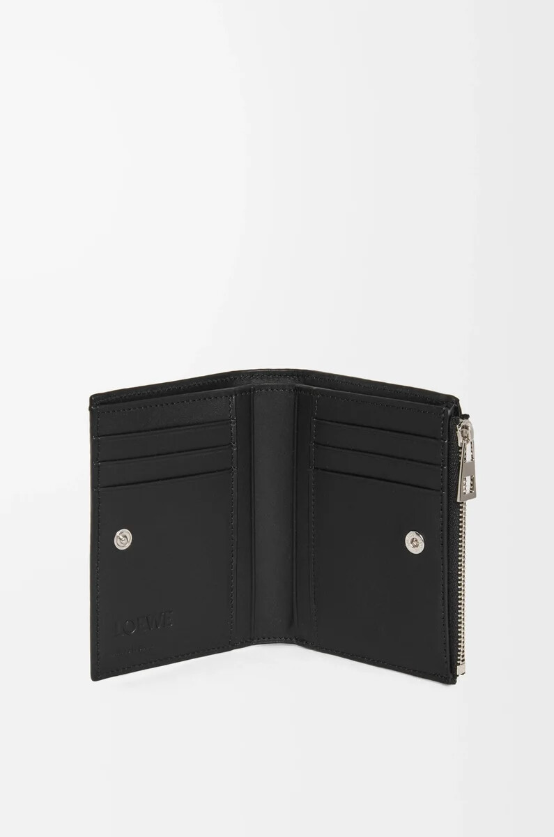cartera compacta y fina en piel de becerro clásica texturizada color negro