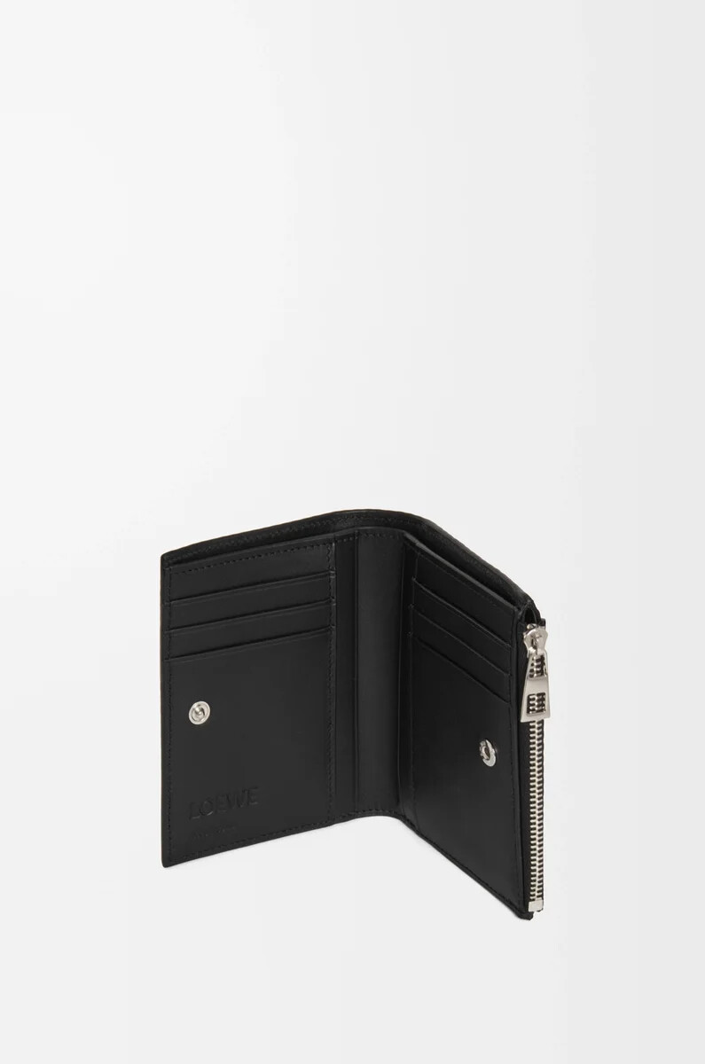 cartera compacta y fina en piel de becerro clásica texturizada color negro