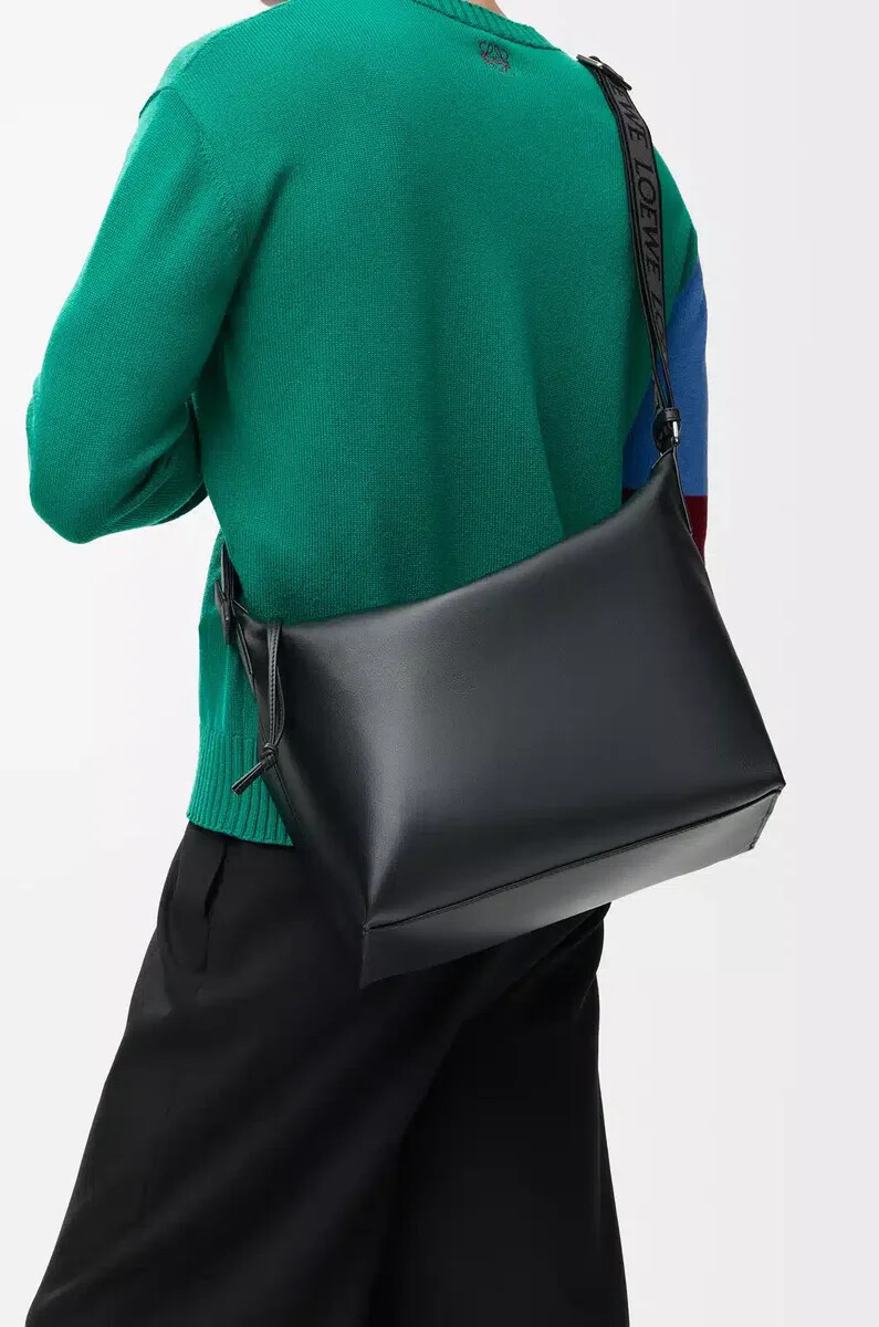 bolso bandolera cubi de piel de becerro suave y flexible y jacquard negro