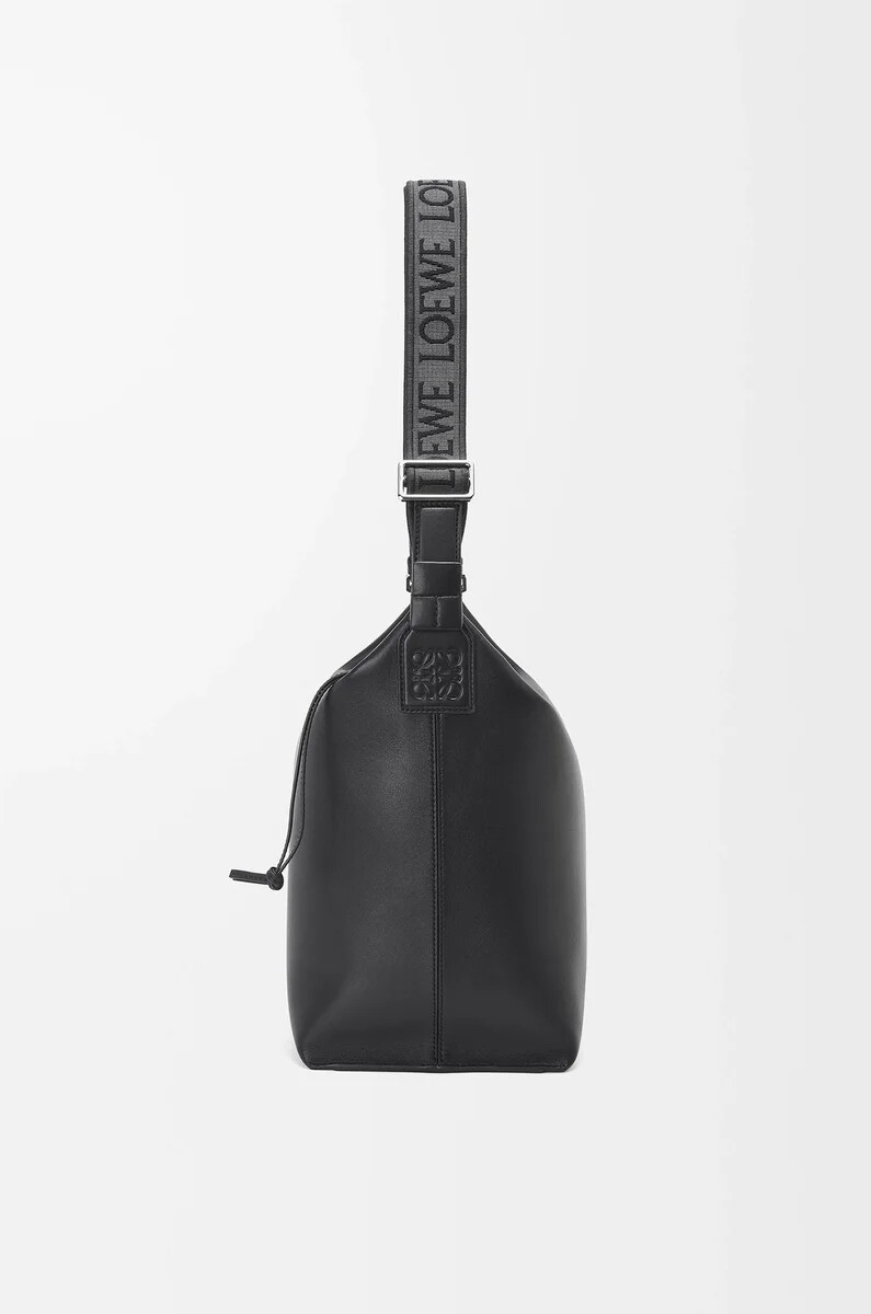 bolso bandolera cubi de piel de becerro suave y flexible y jacquard negro