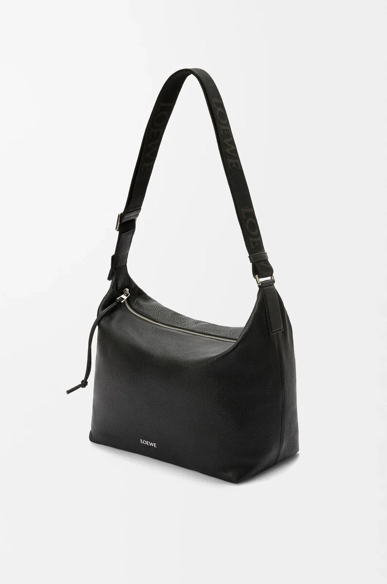 bolso bandolera cubi de piel de becerro granulada flexible negro