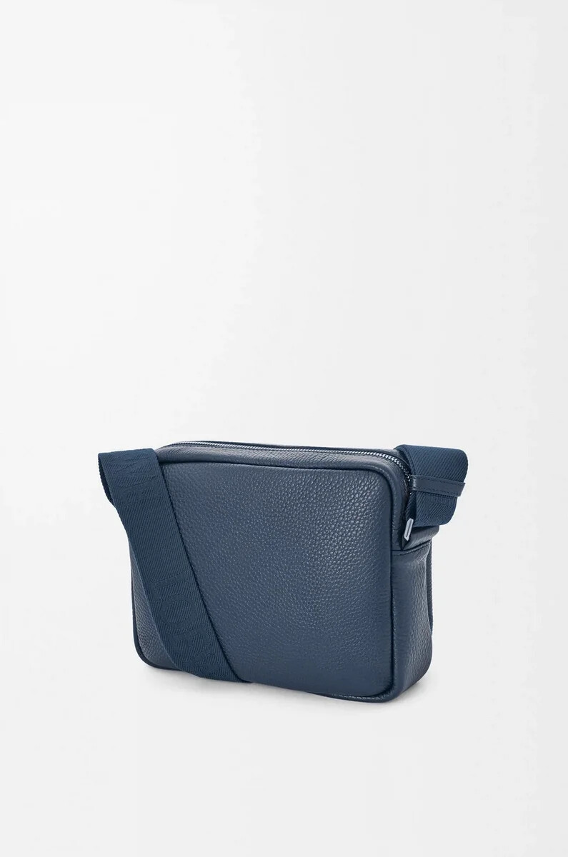 bolso bandolera mediano pebble de piel de becerro granulada flexible teñido índigo