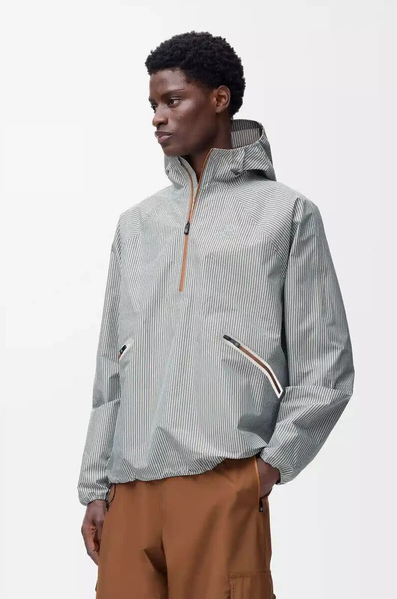 anorak storm en tejido técnico beigeazul