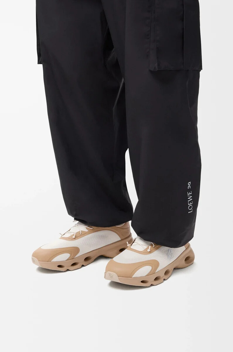 zapatillas cloudsolo arena oscuracrema
