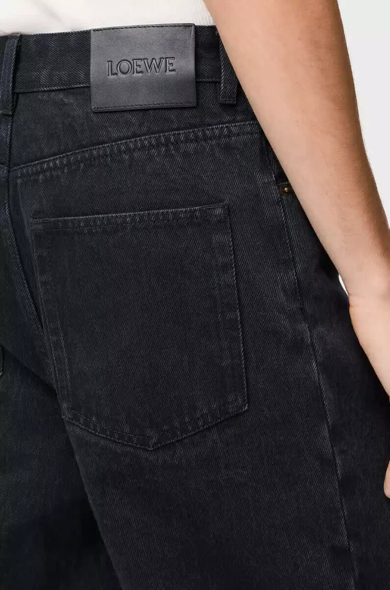vaqueros holgados con anagrama en denim negro
