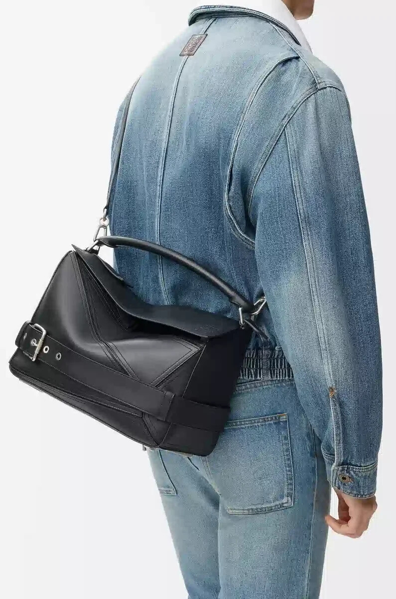 bolso biker puzzle grande en piel de becerro brillante negro