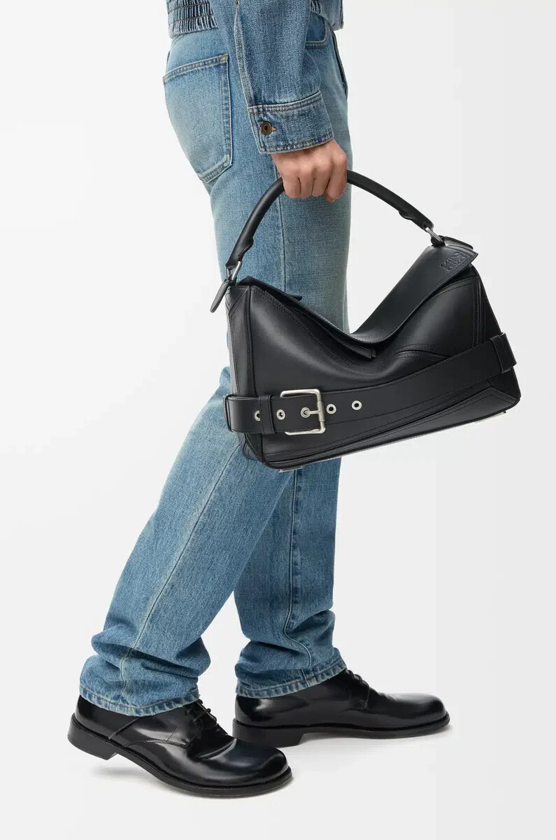 bolso biker puzzle grande en piel de becerro brillante negro
