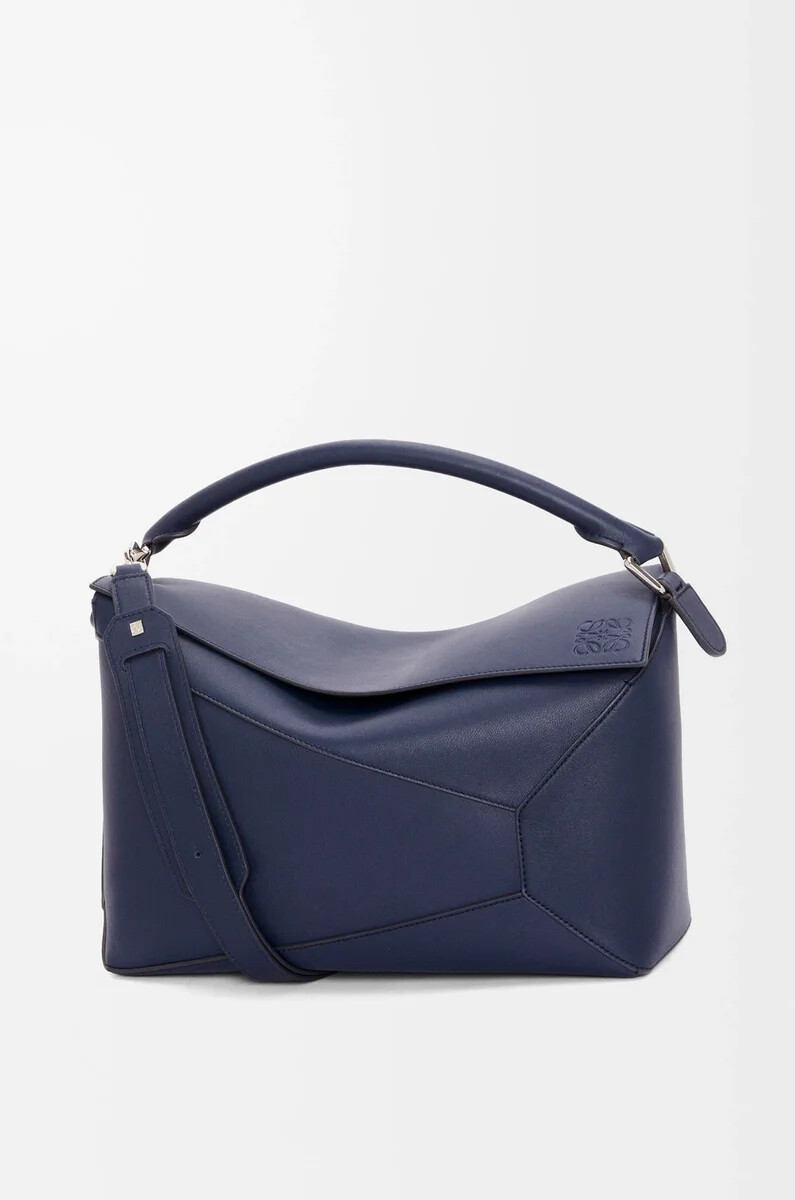 bolso grande puzzle edge en piel de becerro clásica azul abismo