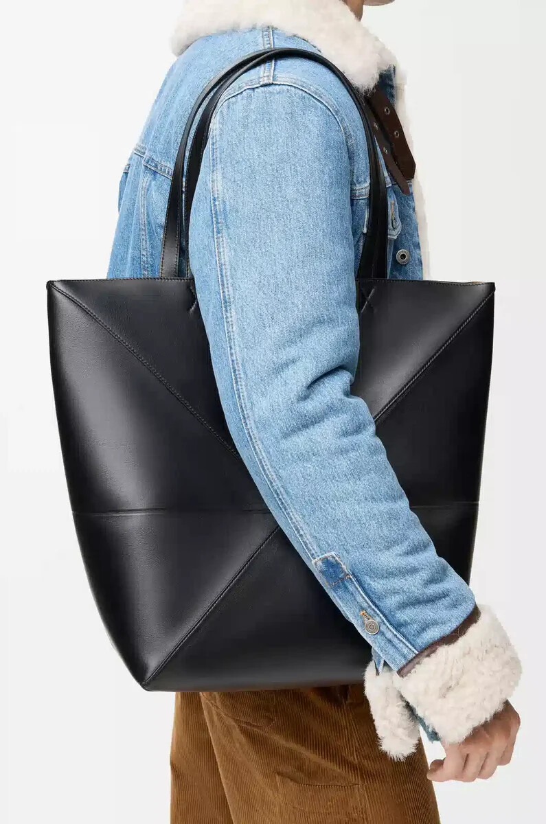 bolso tote plegable puzzle xl en piel de becerro brillante negro