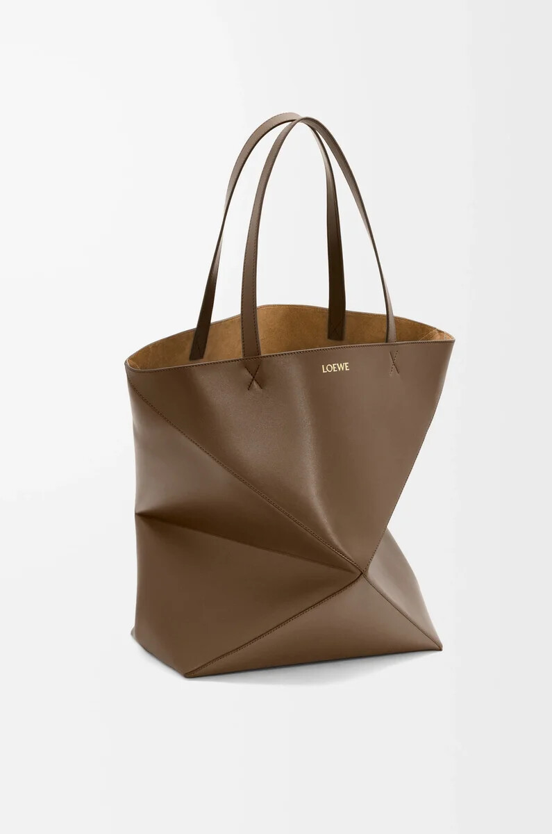 bolso tote plegable puzzle xl en piel de becerro brillante color umber