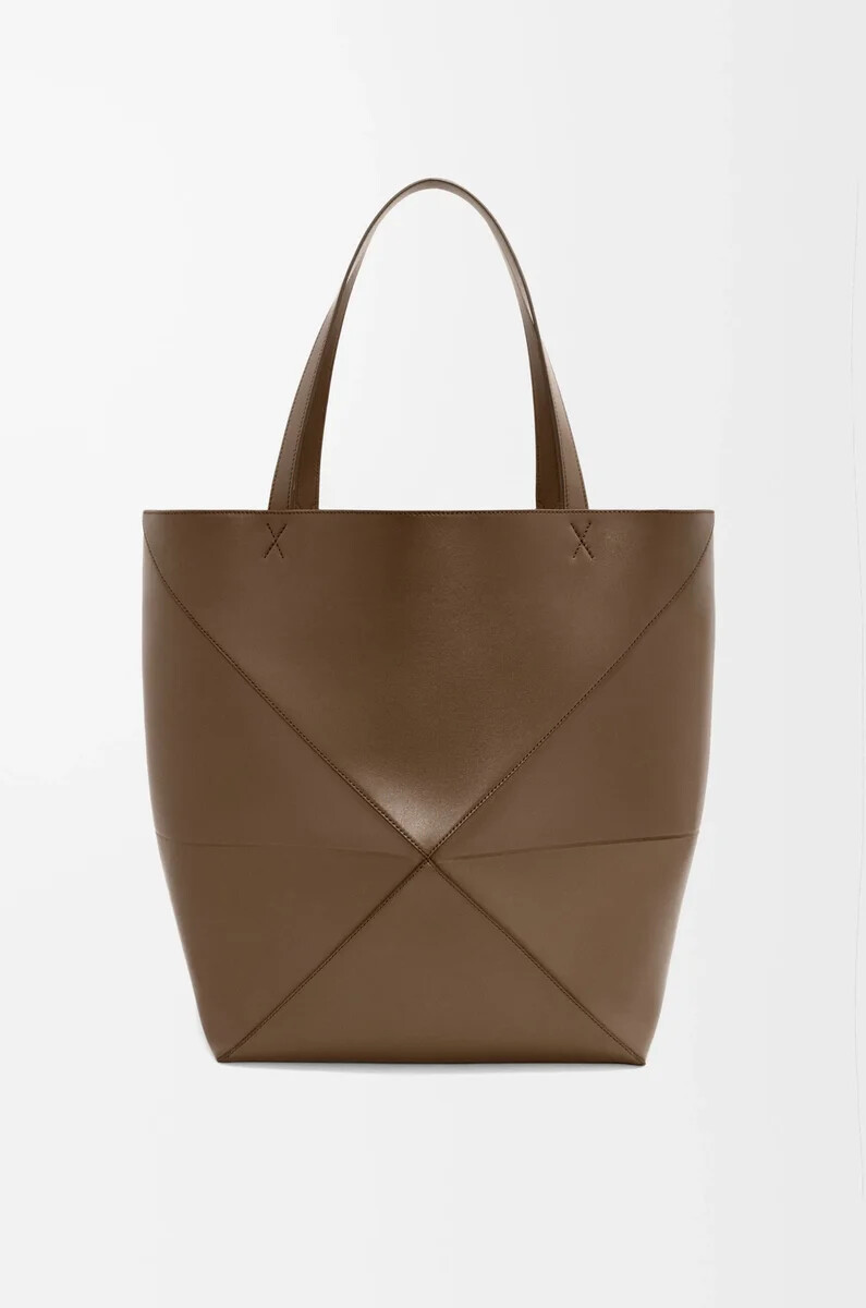 bolso tote plegable puzzle xl en piel de becerro brillante color umber