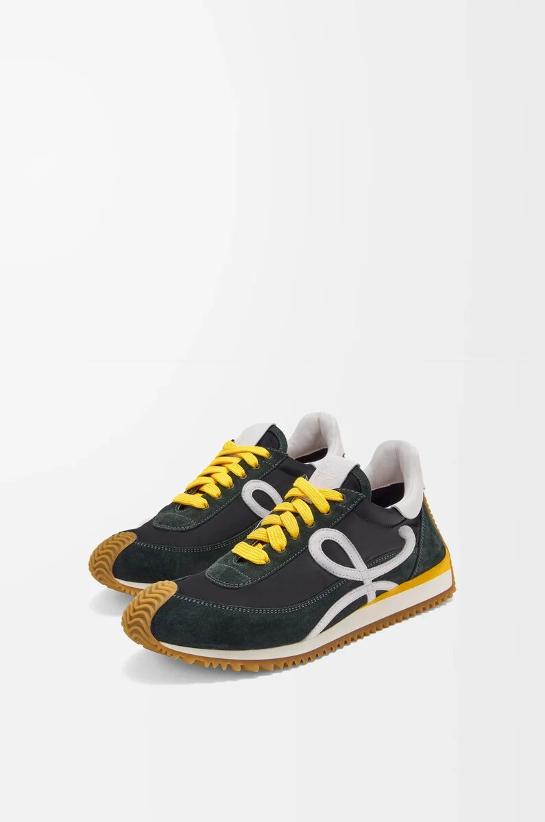 flow runner 2.0 en nailon y ante negroblancocaqui
