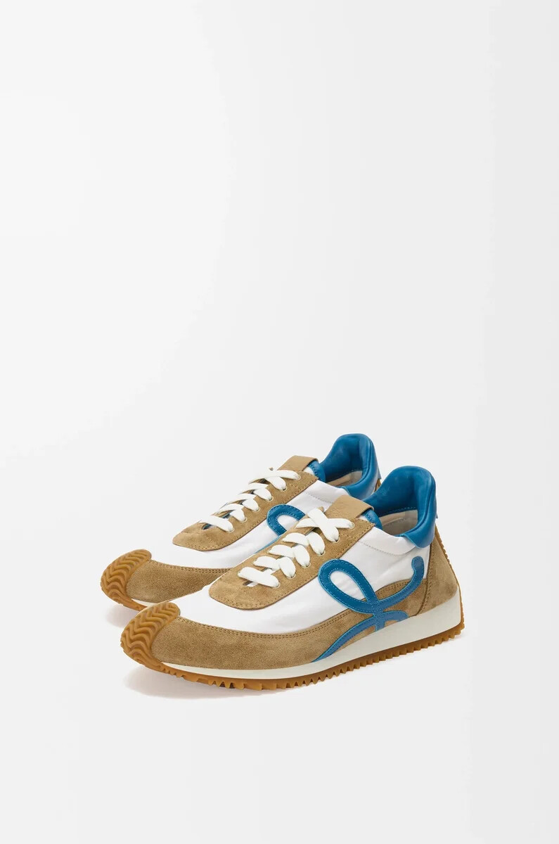 flow runner 2.0 en nailon y ante arenaazulblanco
