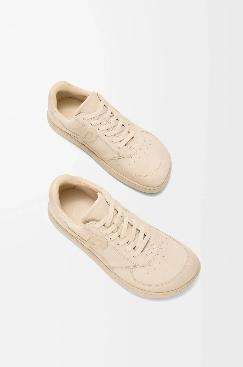 zapatilla jambo en ante de becerro color oat milk