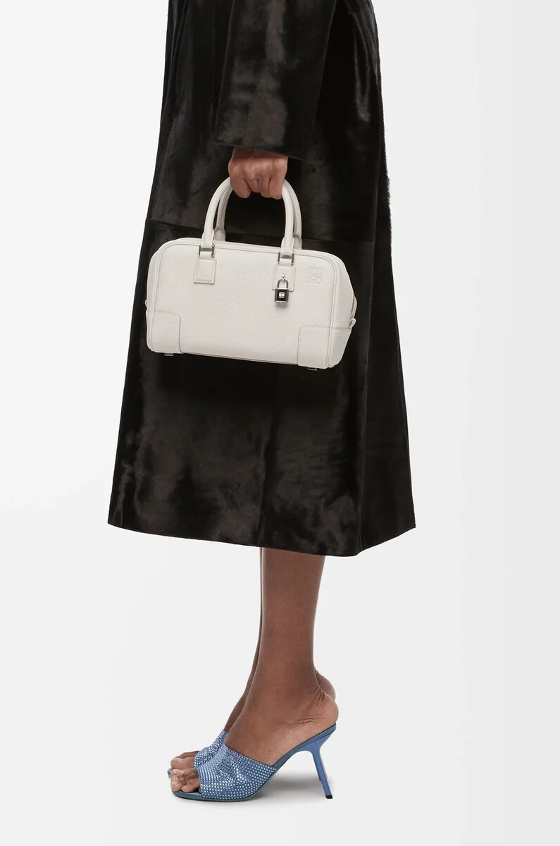 bolso amazona 23 en piel de becerro granulada suave blanco suave