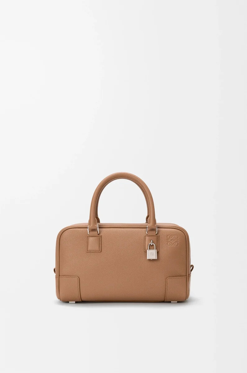 bolso amazona 23 en piel de becerro granulada suave color moca