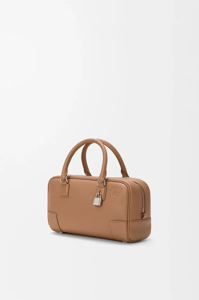 bolso amazona 23 en piel de becerro granulada suave color moca