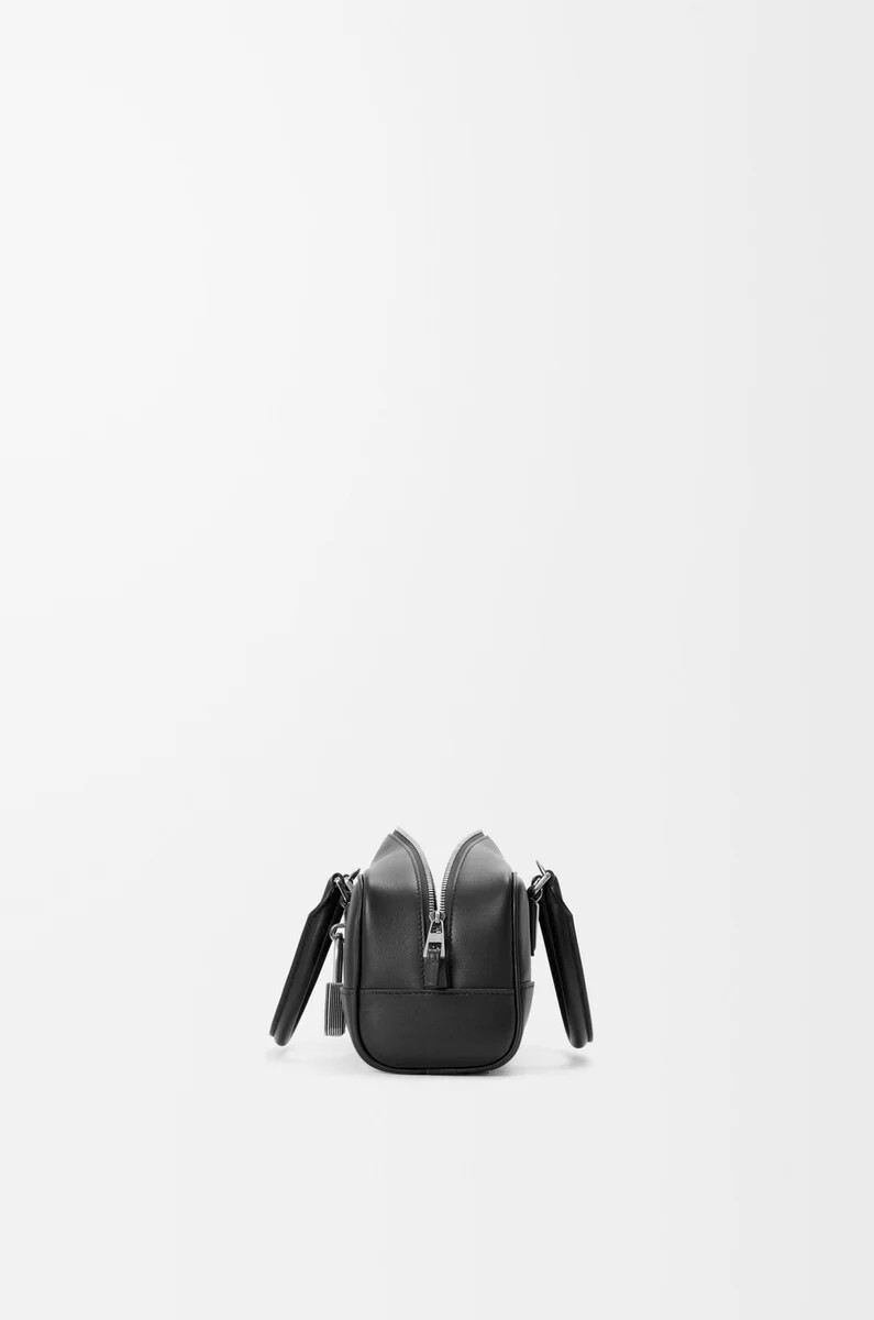 bolso cropped amazona 23 en piel de becerro brillante negro