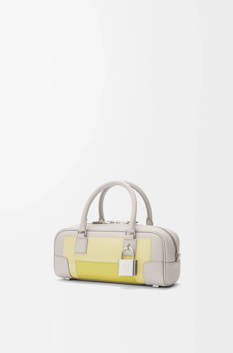 bolso cropped amazona 23 en napa de becerro gris pálidocitrino claro
