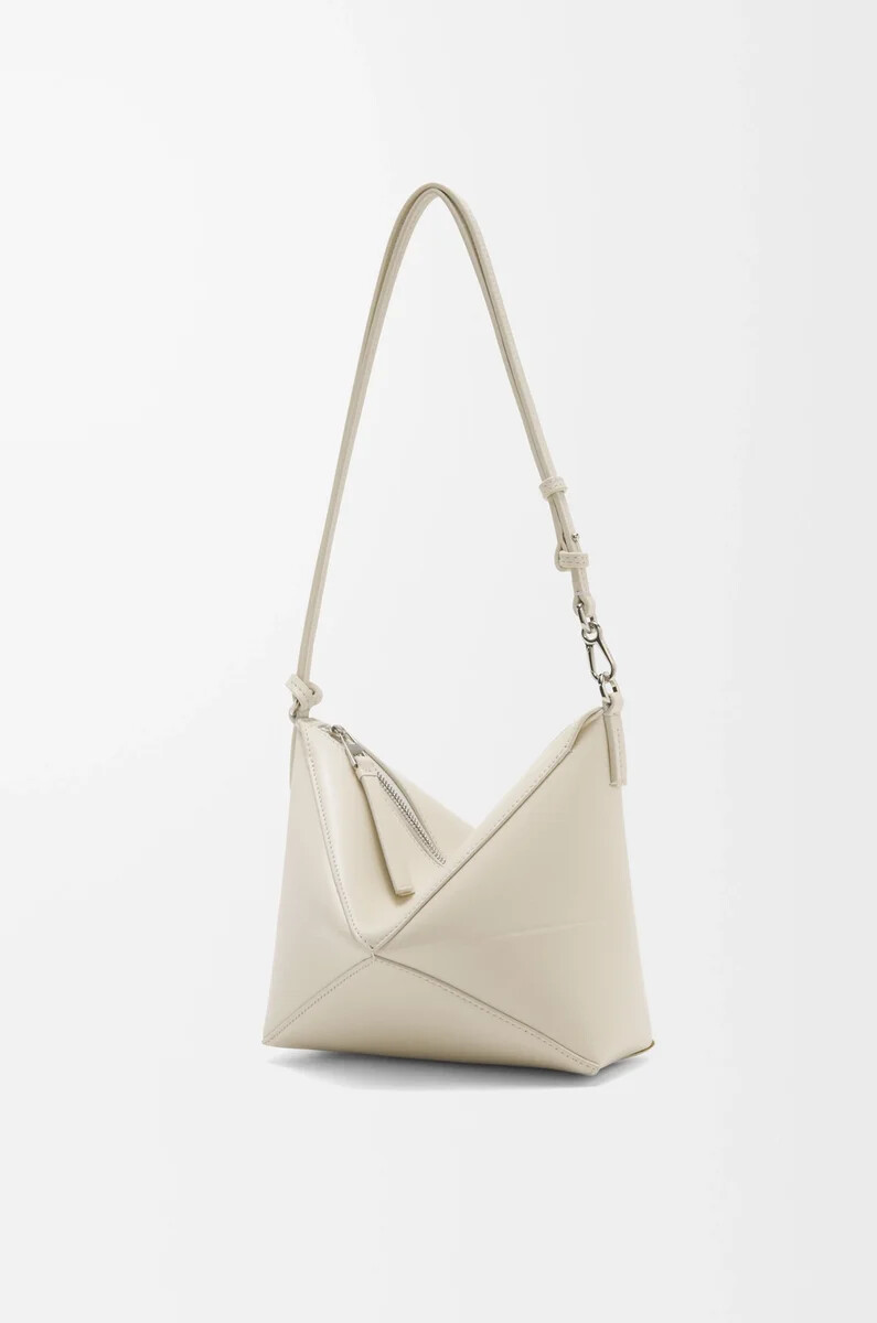 bolso puzzle fold en piel de becerro napa brillante color sal marina