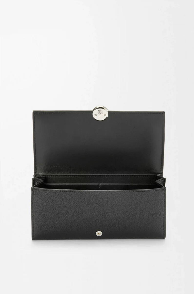 cartera continental pebble en piel de becerro granulada negra