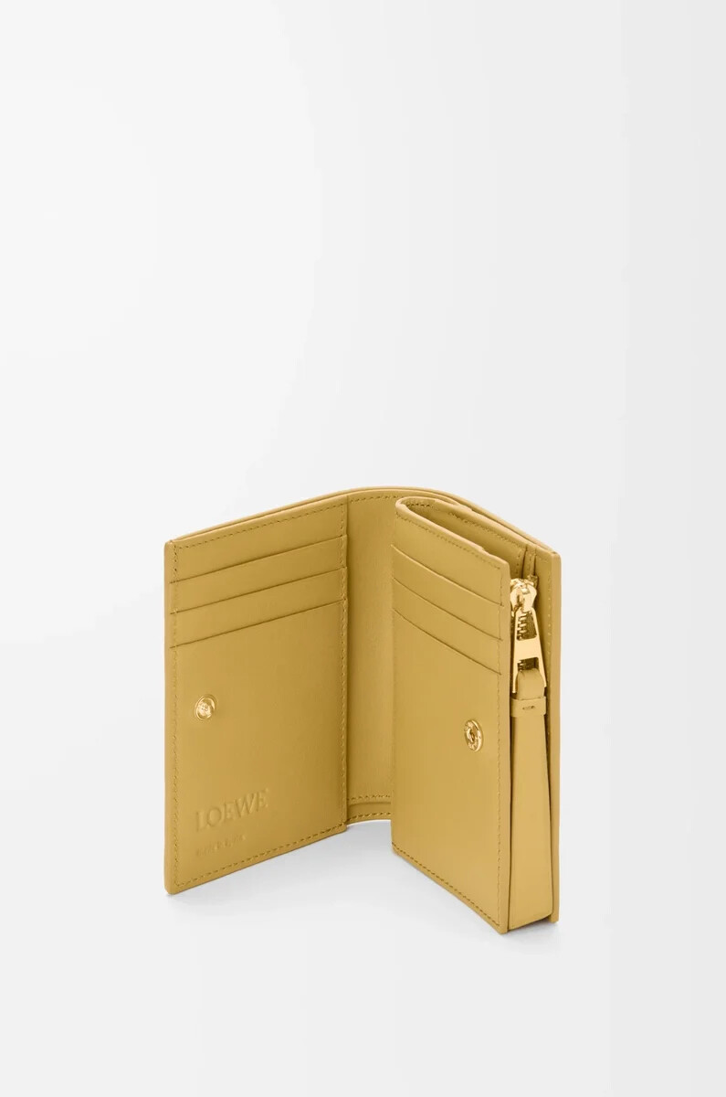 cartera compacta puzzle en piel de becerro clásica color jengibresal marina