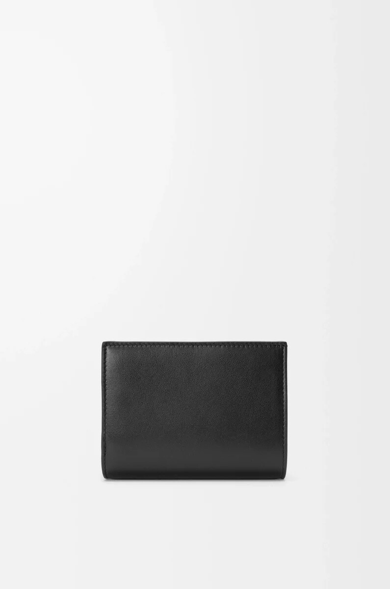 cartera compacta panta en piel de becerro brillante negra