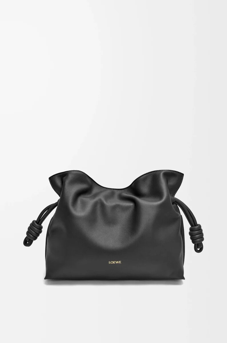 clutch mediano flamenco en piel de becerro napa negro