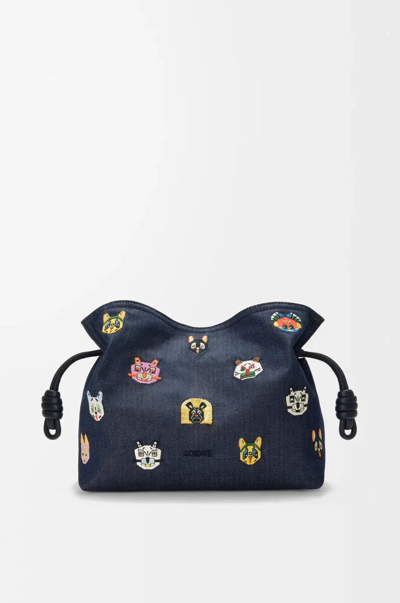 clutch mediano flamenco cats en denim bordado azul