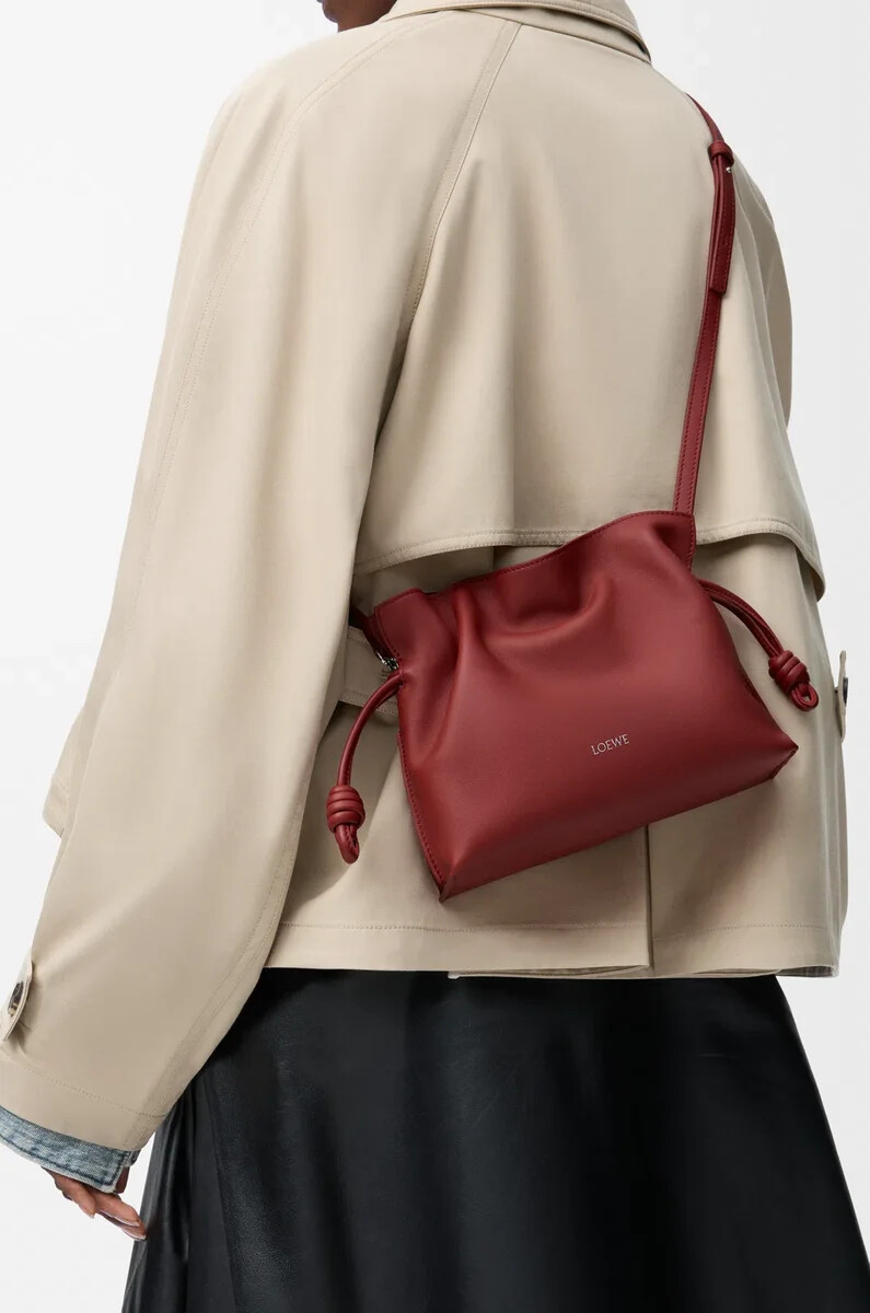 mini clutch flamenco en piel de becerro napa rojo quemado