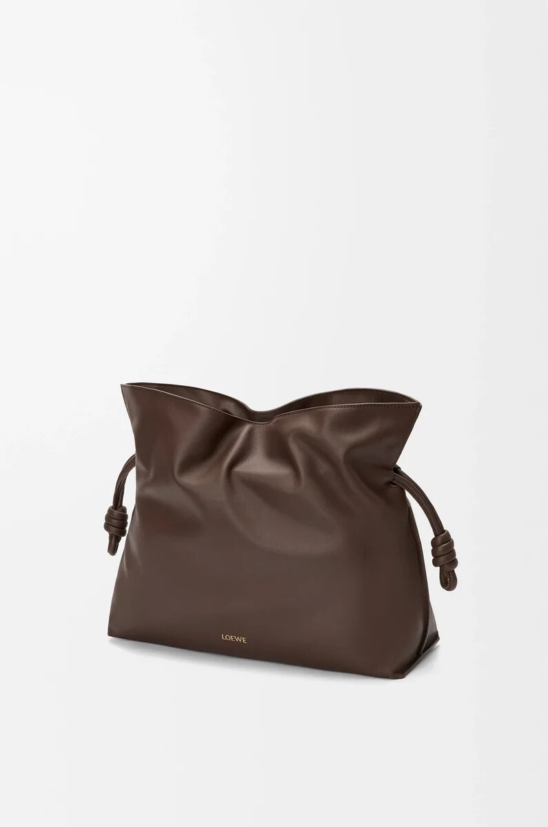 clutch flamenco grande en piel de becerro napa chocolate