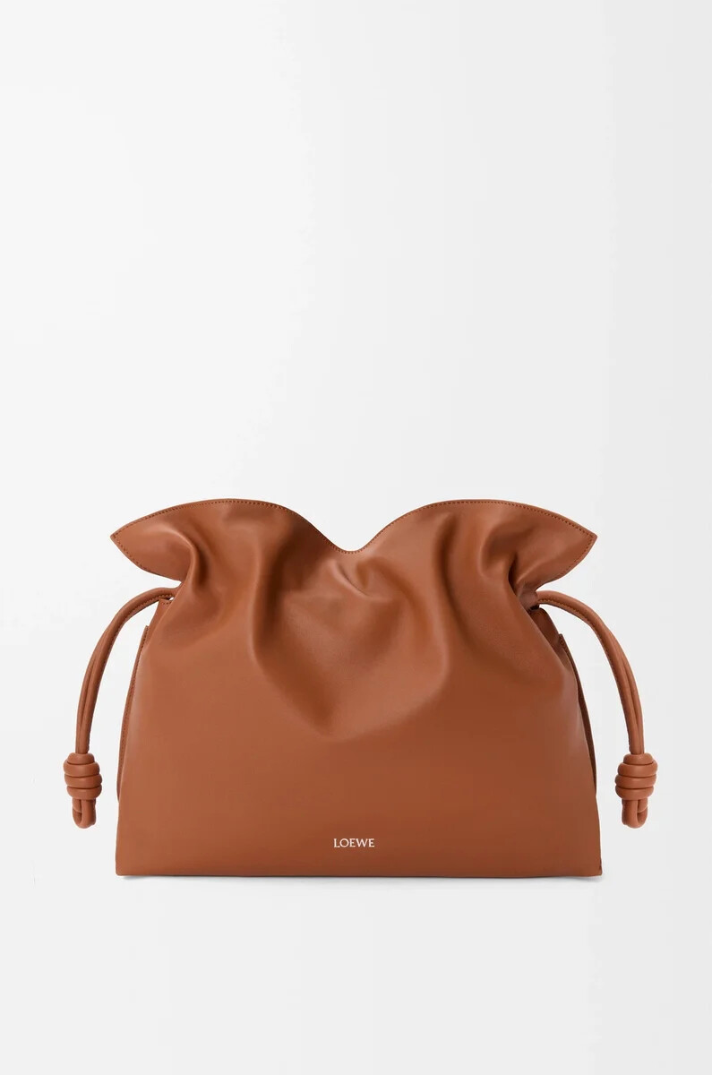 clutch flamenco grande en piel de becerro napa ardilla