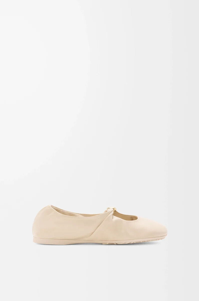 pebble soft bailarina en piel de cordero napa dough