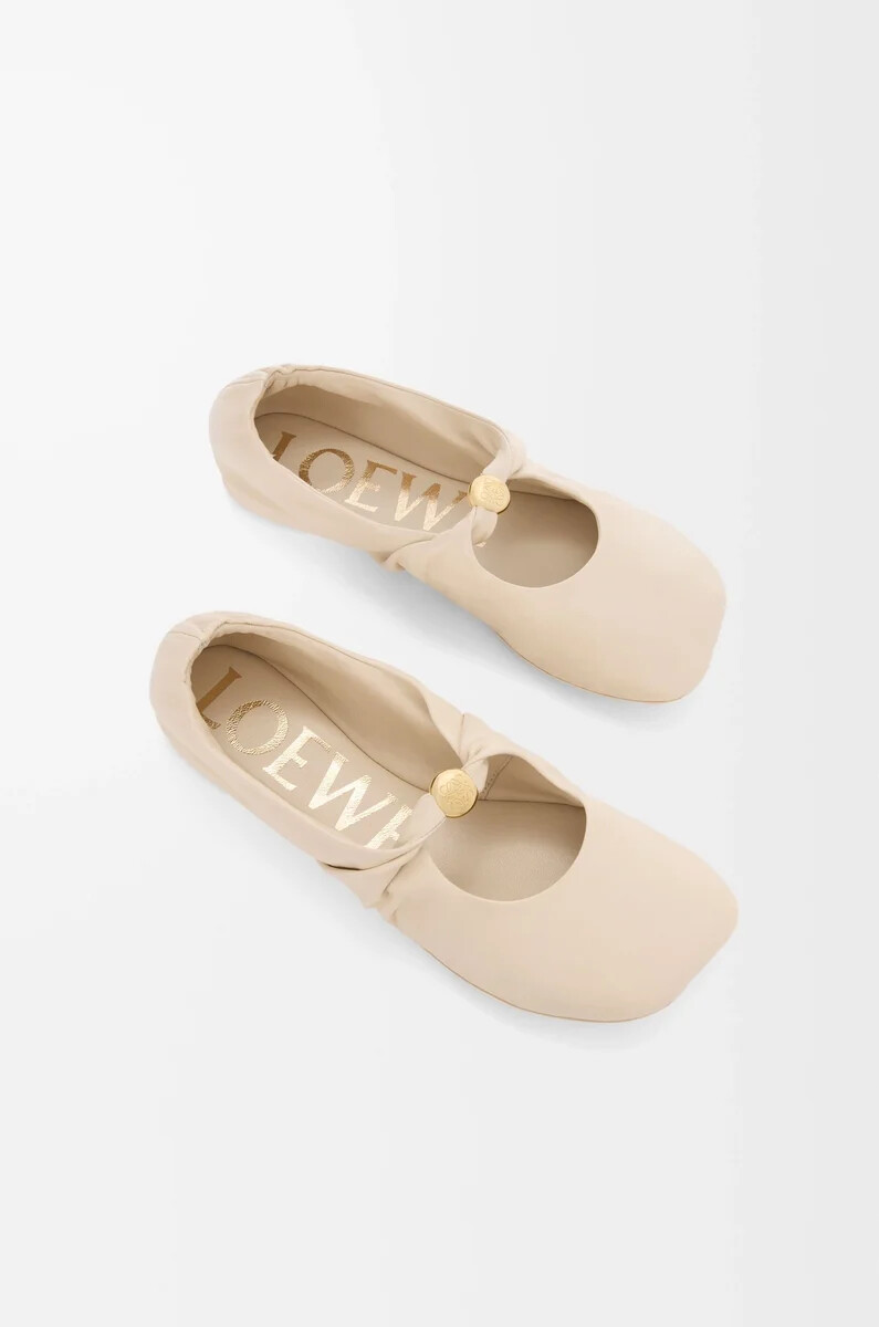 pebble soft bailarina en piel de cordero napa dough
