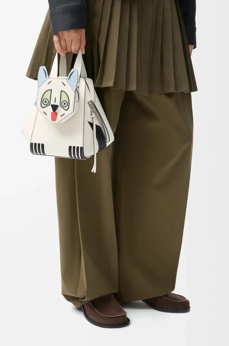bolso hamaca compacto futurist cat en piel de becerro clásica soft white