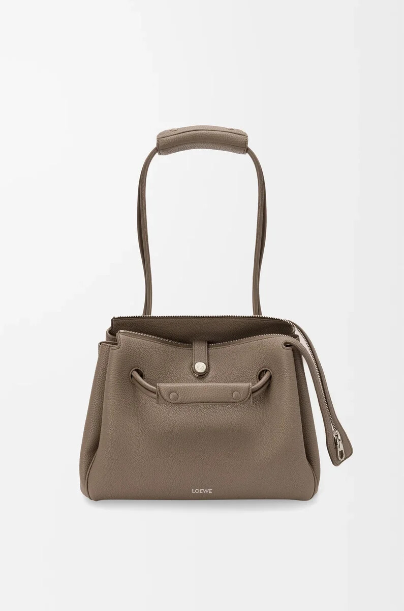 bolso mediano madrid en piel de becerro granulada flexible color topo