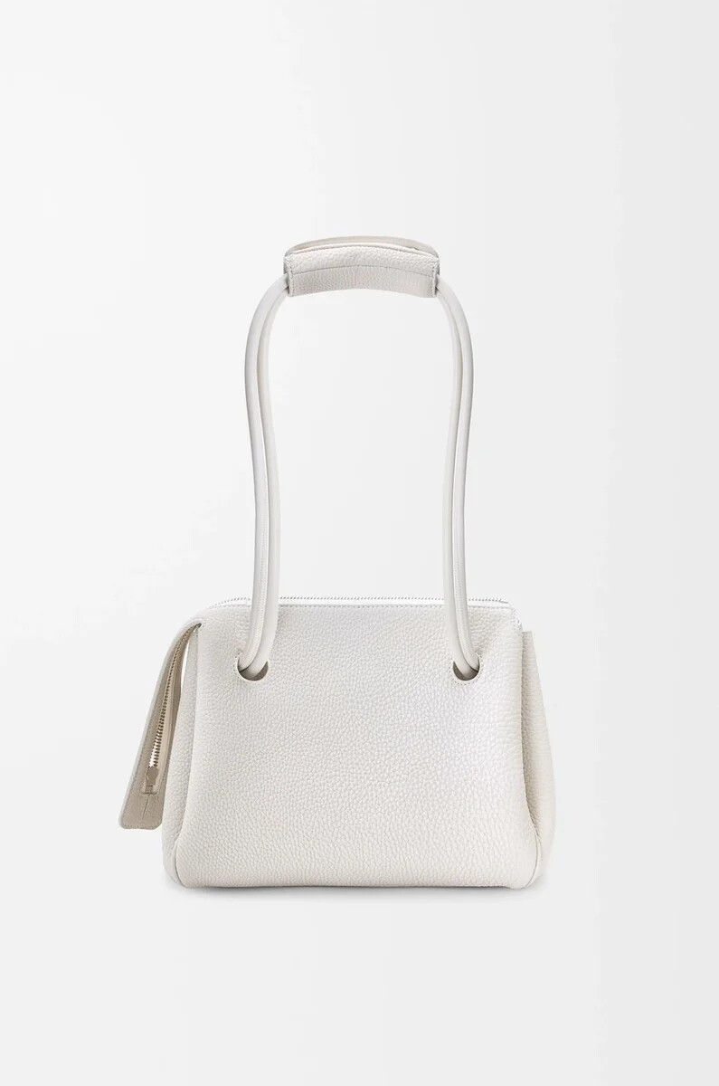 bolso pequeño madrid en piel de becerro granulada flexible soft white