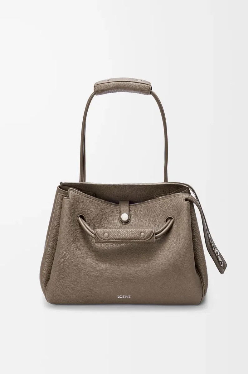 bolso grande madrid en piel de becerro granulada flexible color topo