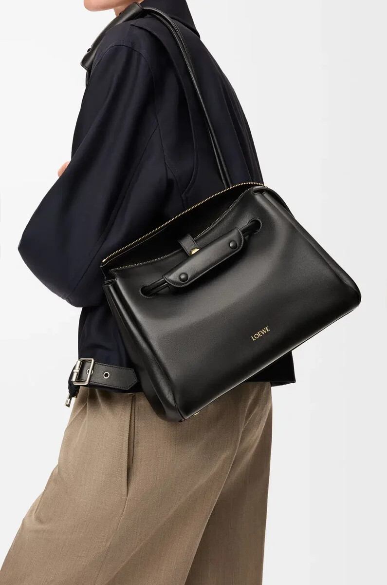 bolso mediano madrid en piel de becerro flexible negro