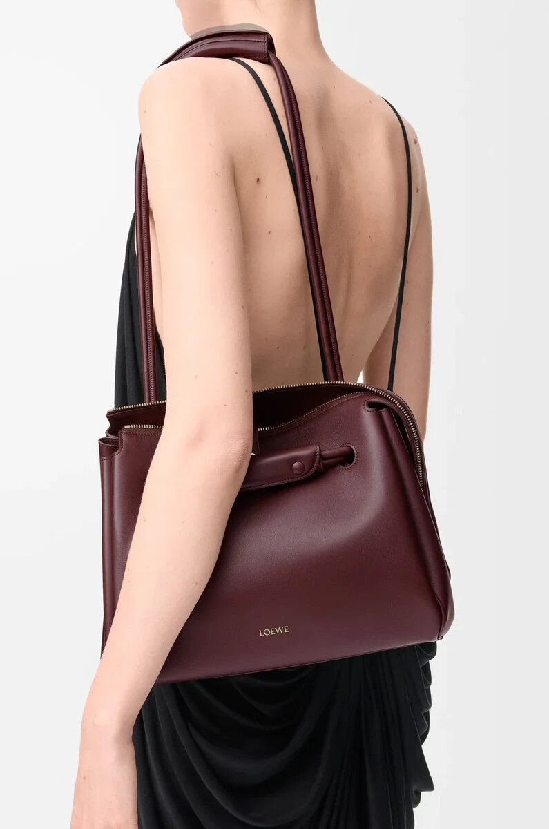 bolso madrid mediano de piel de becerro flexible color burdeos oscuro