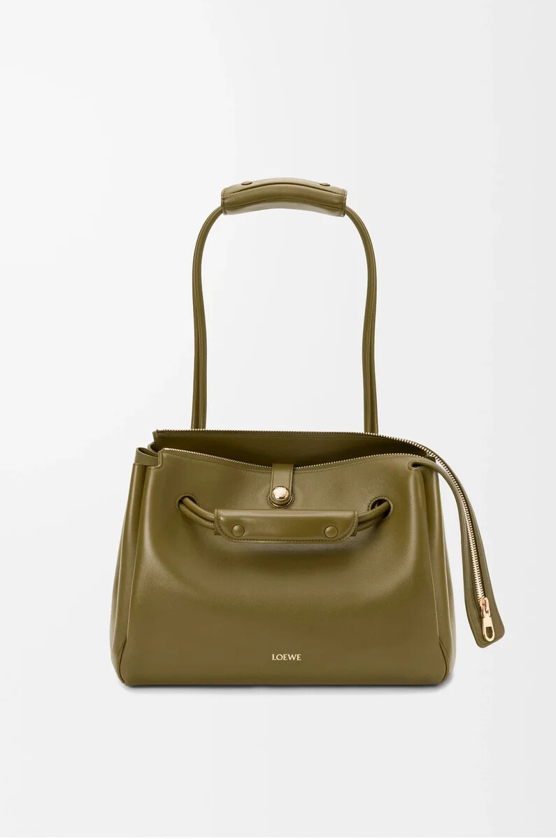 bolso mediano madrid en piel de becerro flexible color oliva