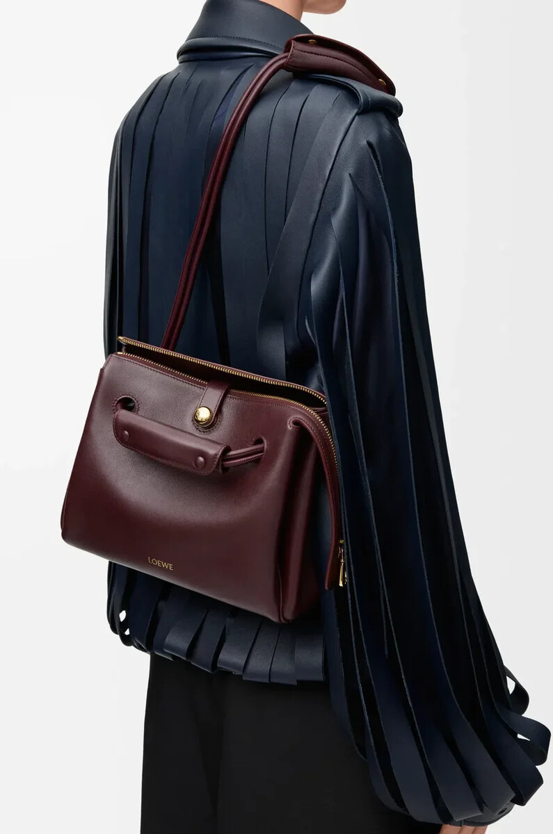 bolso pequeño madrid en piel de becerro flexible color burdeos oscuro